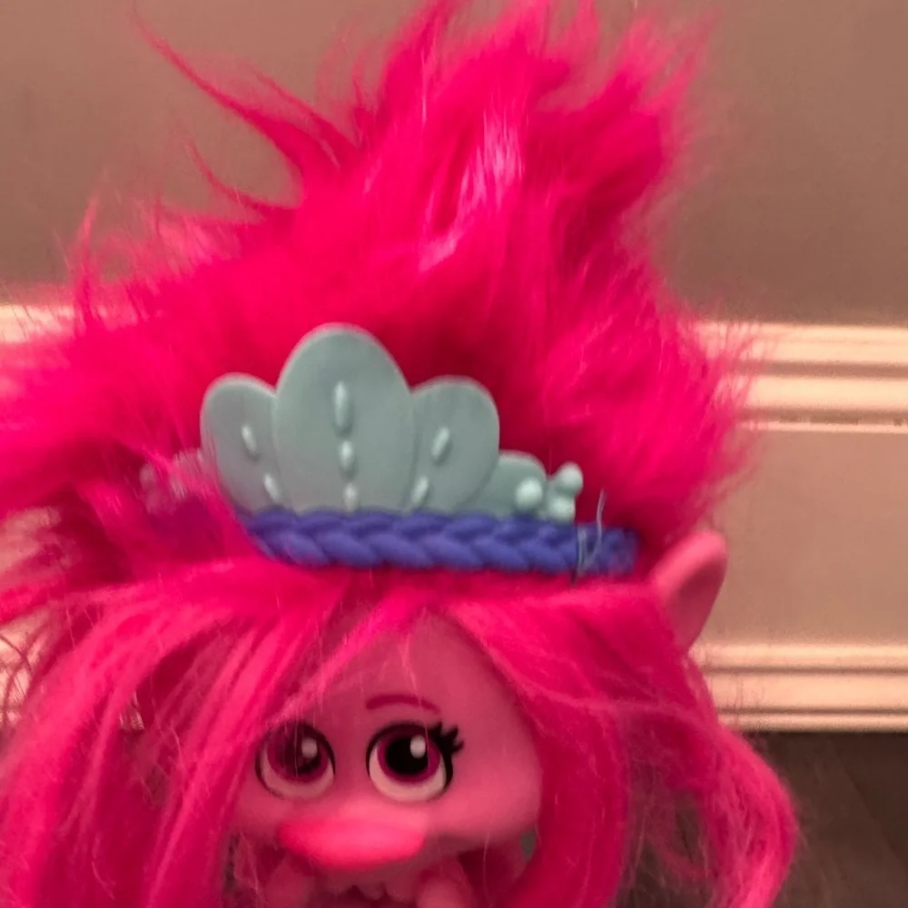 Dreamworks Trolls Poppy Doll with Pink Hair and Blue Tiara Styling Head Girls
